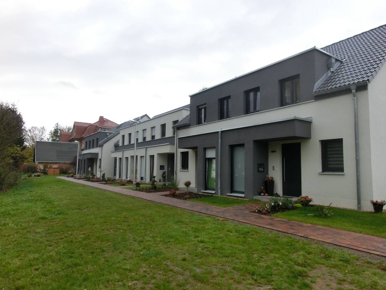 Neubau von 7 Reihenhäusern und 7 Garagen